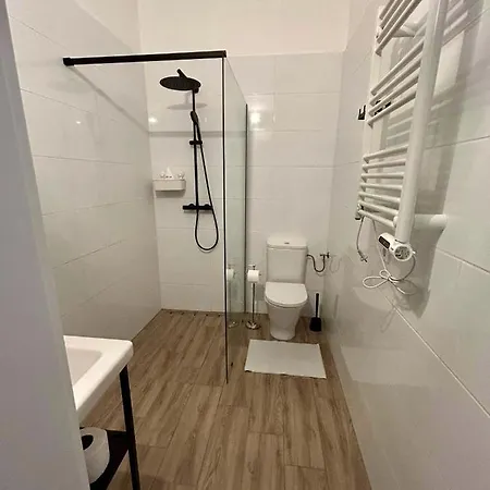 3-br Flat In Jewish Quarter Апартаменты *
