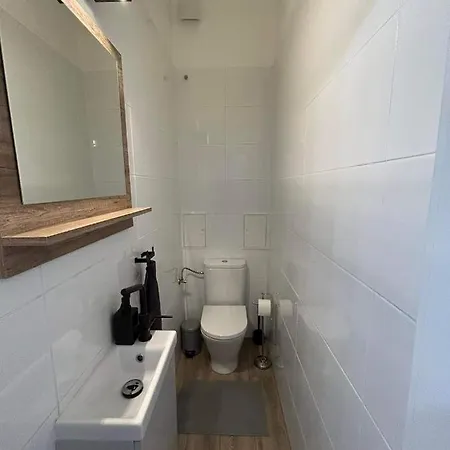 3-br Flat In Jewish Quarter Апартаменты *