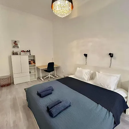 Apartament 3-br Flat In Jewish Quarter *