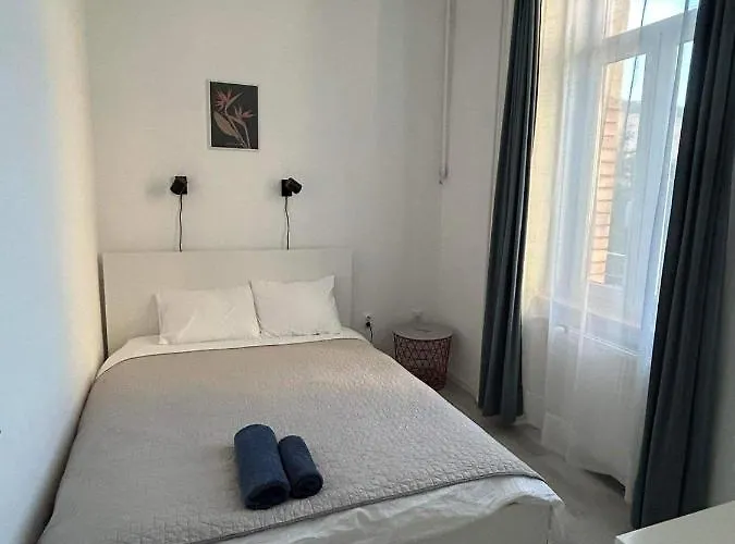 3-br Flat In Jewish Quarter *